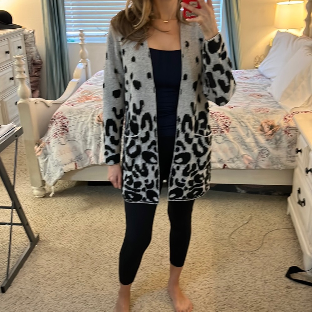 Black and Grey leopard Cardigan size M two pockets in front